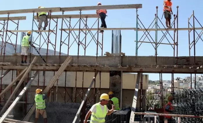 Κενά συντονισμού και εποτπείας στα δημόσια έργα ενδέχεται να αυξήσουν το κόστος μέχρι το 2028