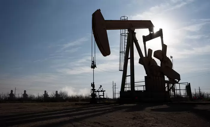 Βουτιά μέχρι 6,4% στην τιμή του πετρελαίου - Καθησυχαστικός ο Τραμπ για το Ιράν