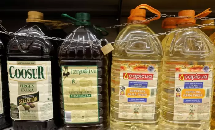 Το ελαιόλαδο στο... μάτι συμμοριών των σούπερ μάρκετ - Η ζημιά στην οικονομία