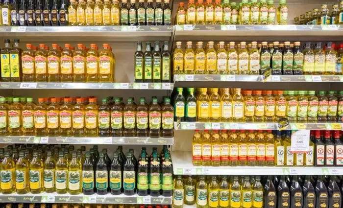 DW: Αυξήσεις «φωτιά» σε καφέ, ελαιόλαδο, φρούτα