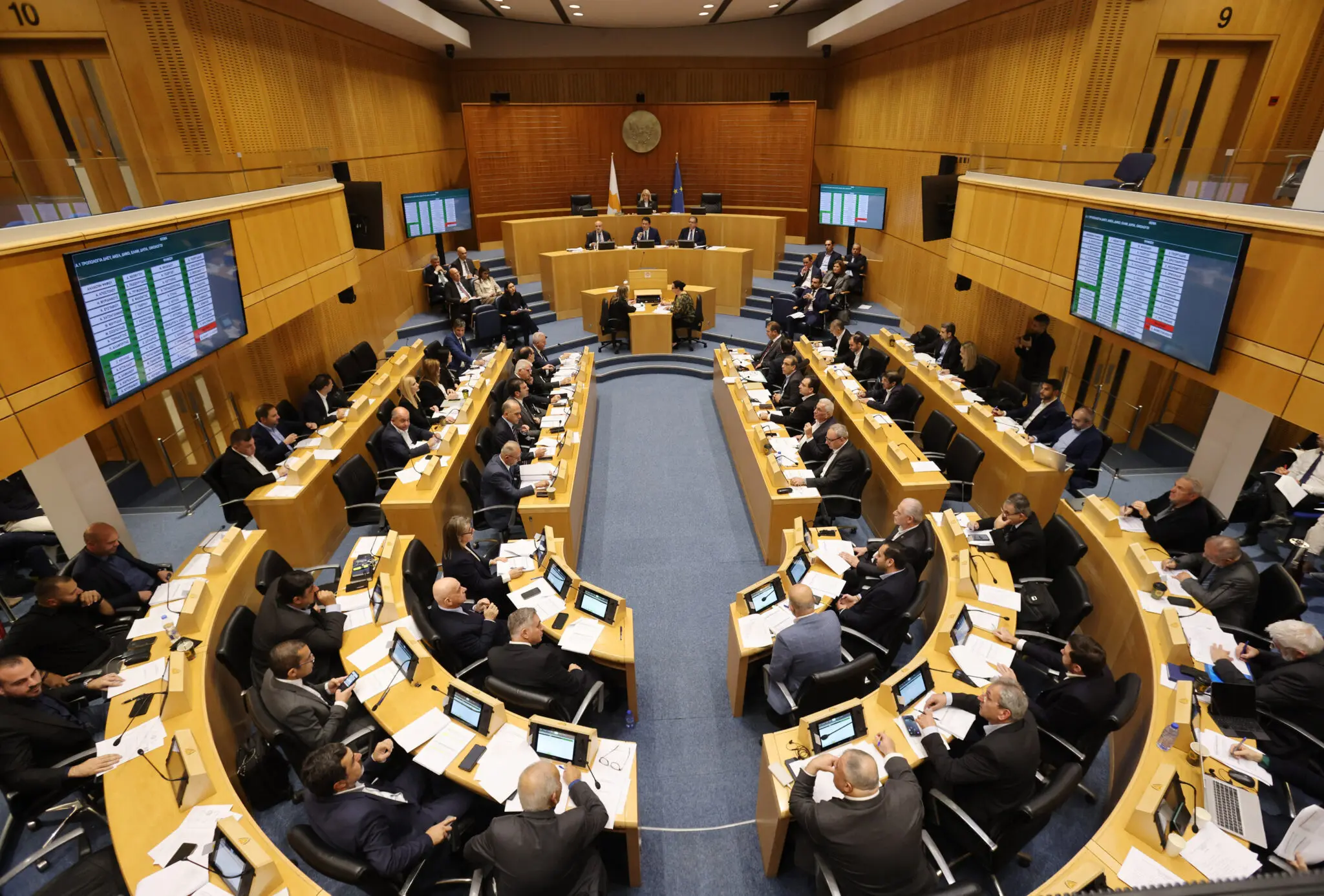 «Πέρασε» από τη Βουλή ο κρατικός προϋπολογισμός του 2025