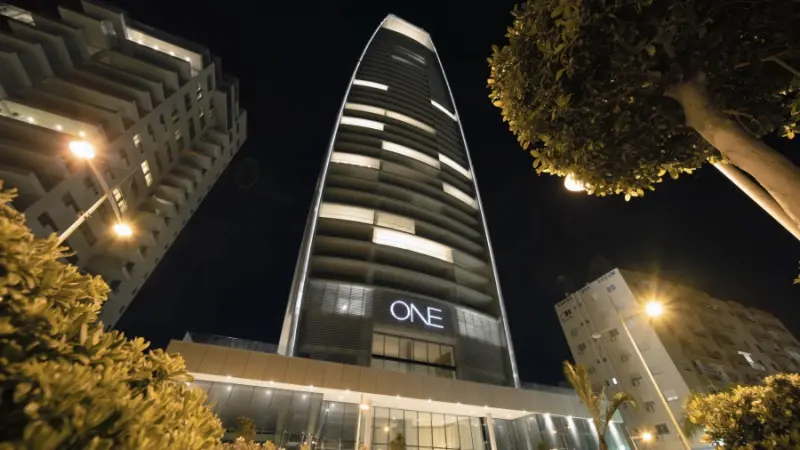 ONE  - Ένας νέος κόσμος πολυτέλειας έφθασε