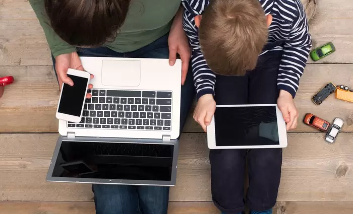 Έρευνα: Τα παιδιά κάνουν όλο και περισσότερες αγορές από το internet