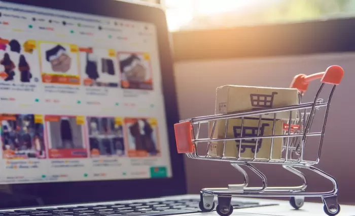 SOS από EUIPO: Κίνδυνοι από τη χρήση παράνομων πλατφόρμων και απομιμήσεων