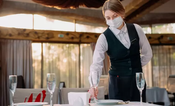 Υπηρεσίες καταλύματος και εστίαση οι μεγάλοι χαμένοι του 2020