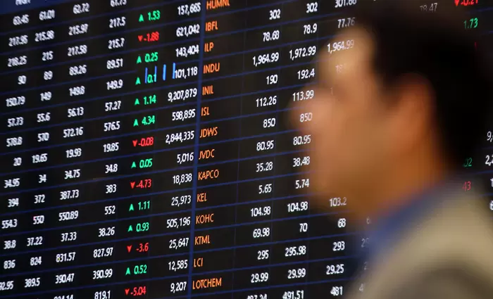 Άνοδος στην Ασία με ώθηση από το ράλι της τεχνητής νοημοσύνης στη Wall Street