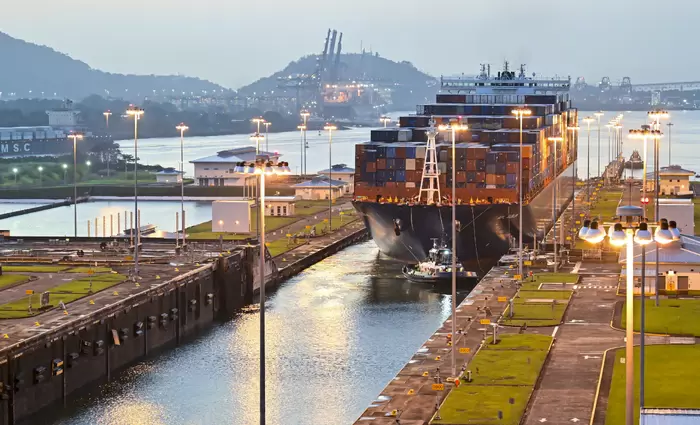 Κίνα: Με αντίποινα κατά του Παναμά απαντά στην απόφαση για τα λιμάνια της Διώρυγας