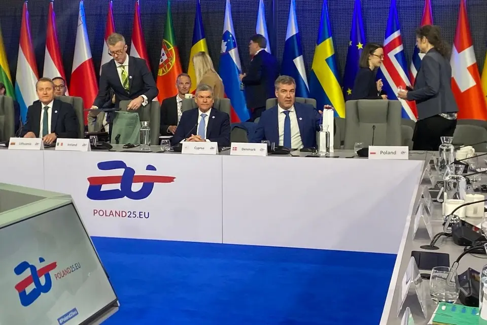 Κάλεσμα Παπαναστασίου στην ΕΕ για προστασία του καλωδίου