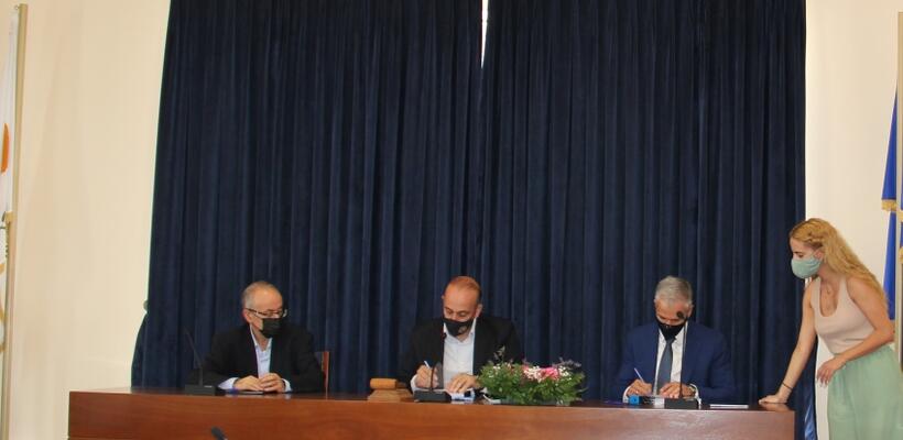 Υπογραφή συμβολαίου μεταξύ Logicom Solutions και Δήμου Πάφου