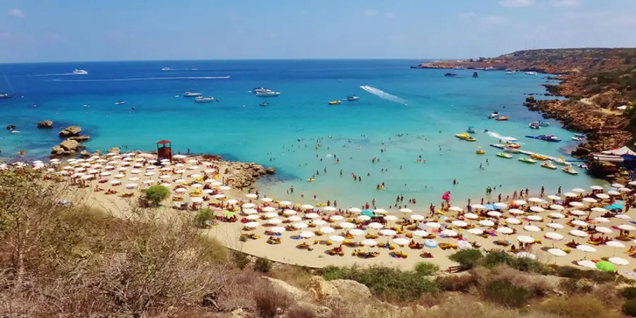 Αναβαθμίζονται παραλίες με επιχορηγήσεις από Υφ. Τουρισμού