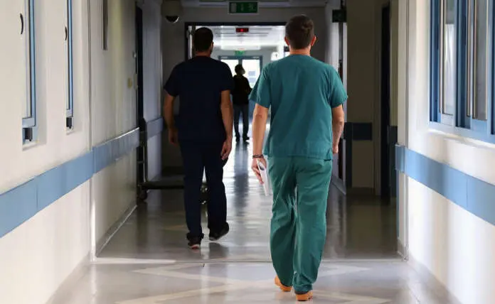 Αναστέλλεται η διαμαρτυρία των νοσηλευτών