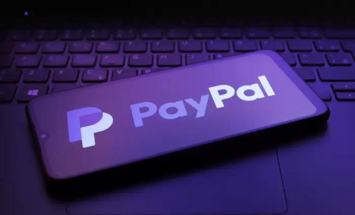 Η KKR ανανεώνει το deal με την PayPal για αγορά δανείων έως €65 δισ.