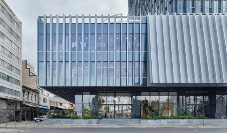 Το δεύτερο μεγαλύτερο Zara παγκοσμίως ανοίγει στον Πειραιά (pics)