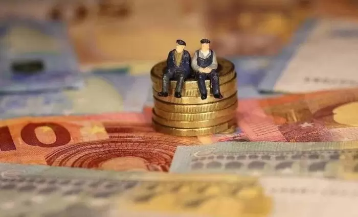 Ξανά στο τραπέζι το πέναλτι 12% στις συντάξεις