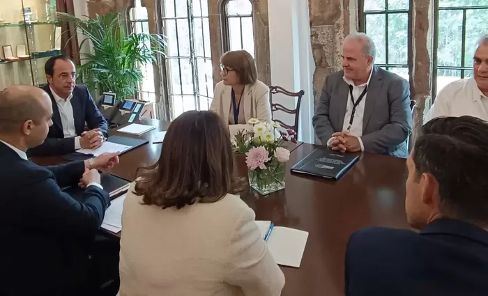 ΠΕΟ: Ζητά τερματισμό της απορρύθμισης και χωρίς δικαιώματα εργασίας