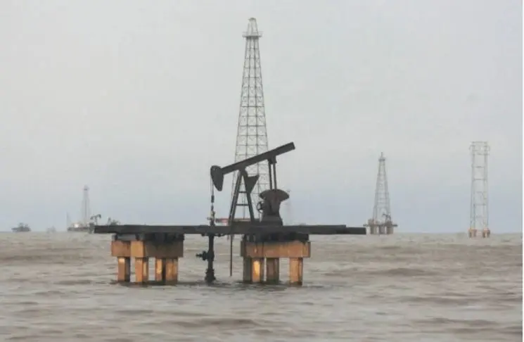 Γιατί ανοίγουν στην Αμερική τα «μυστικά» πηγάδια πετρελαίου