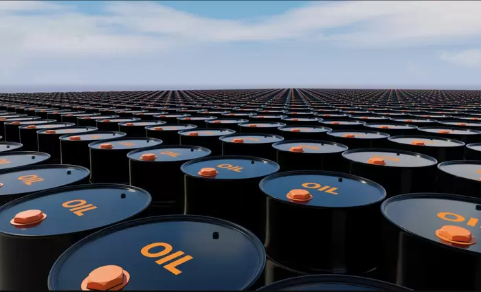 Η Σαουδική Αραβία υπαινίσσεται νέα μείωση της παραγωγής πετρελαίου