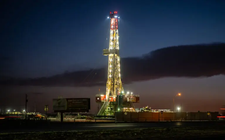 Το πετρέλαιο εκτινάσσεται πάνω από τα $80 εν μέσω γεωπολιτικών ανησυχιών