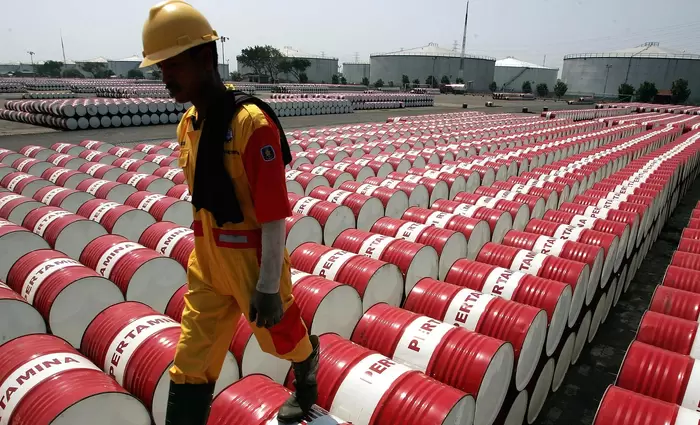 Μειωμένες κατά 20% οι διεθνείς τιμές του πετρελαίου από τις αρχές Οκτωβρίου