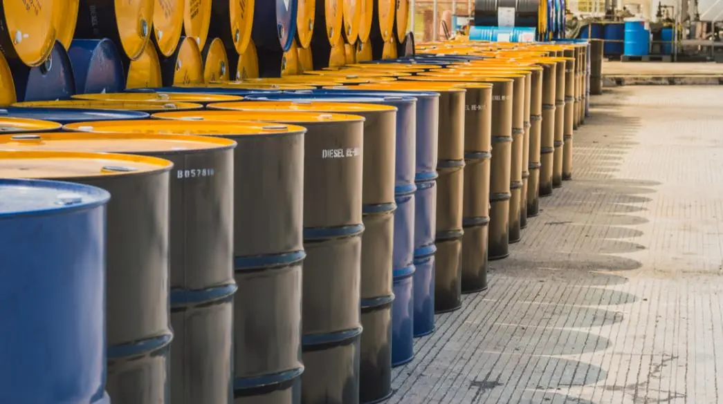 Πλαφόν στα $30 το βαρέλι θέλει η Ουκρανία