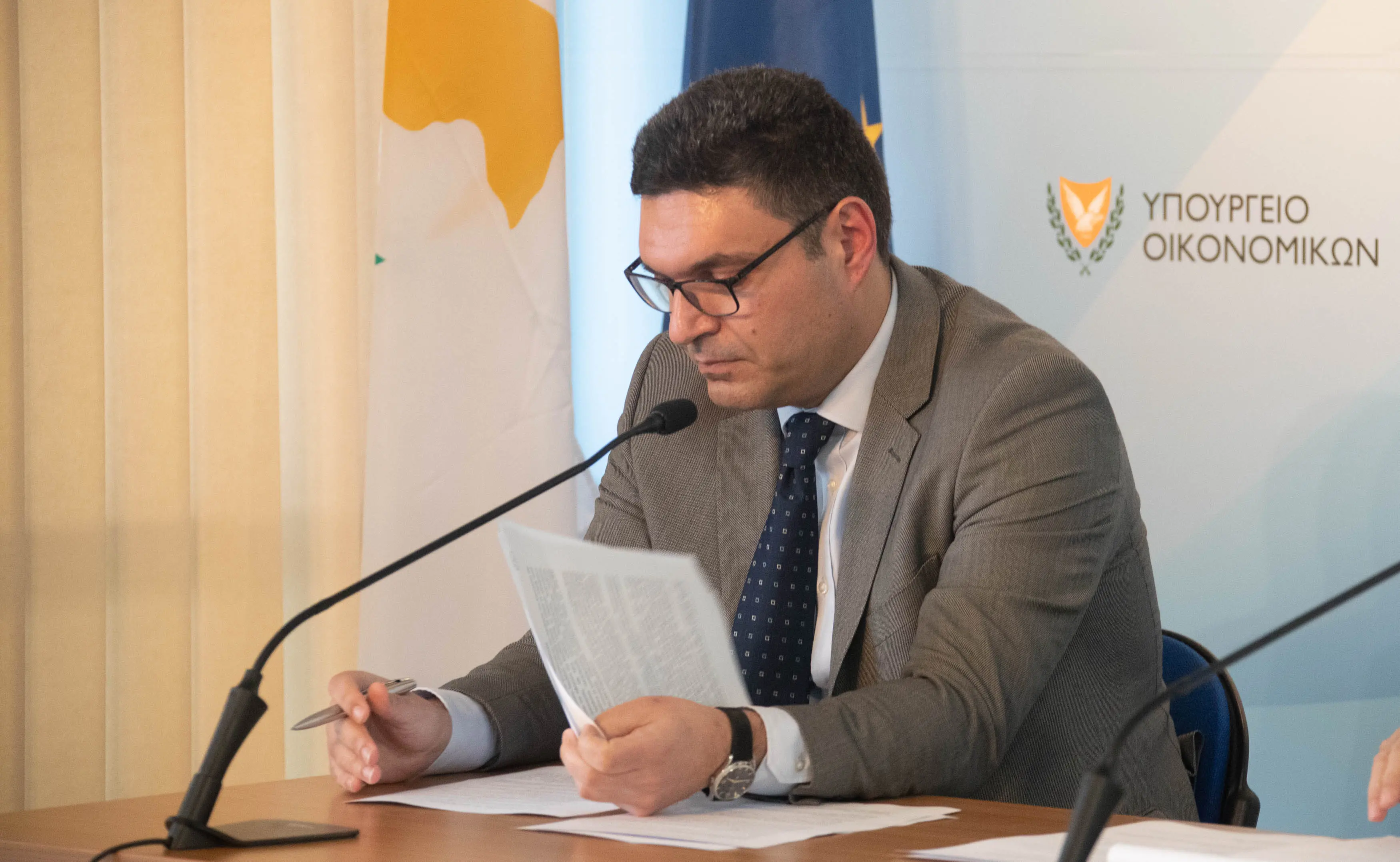 ΥΠΟΙΚ: Η πράσινη φορολογία θα οδηγήσει σε αύξηση των τιμών των καυσίμων