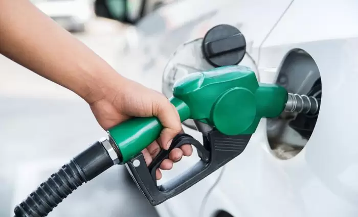 Στα ύψη η τιμή της βενζίνης παγκοσμίως – Φόβοι για νέες αυξήσεις