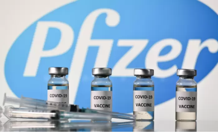 Μπένετ: Στο 64% η προστασία του εμβολίου των Pfizer/BioNTech στη Δέλτα