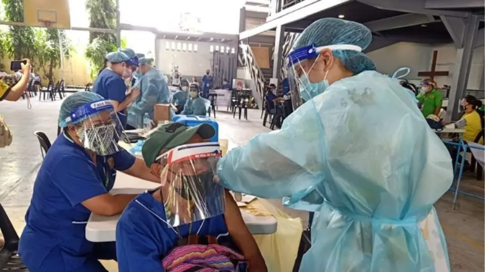 Πρόεδρικές απειλές σε αρνητές εμβολίου: Φυλάκιση ή «ένεση για γουρούνια»