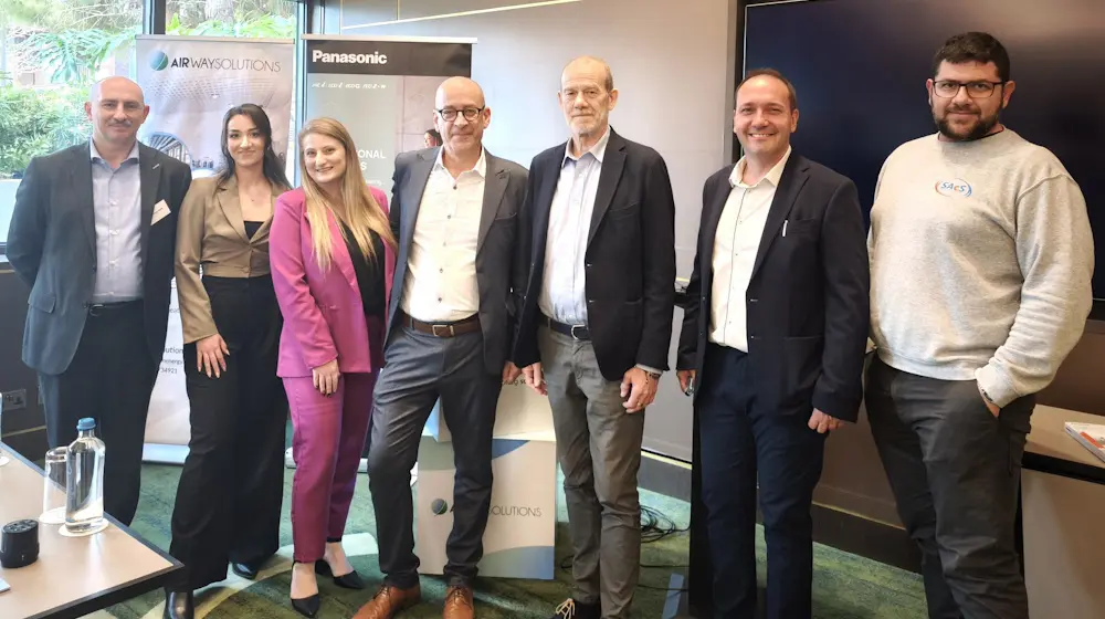 «Moving Forward Vitalizing Future With Air»