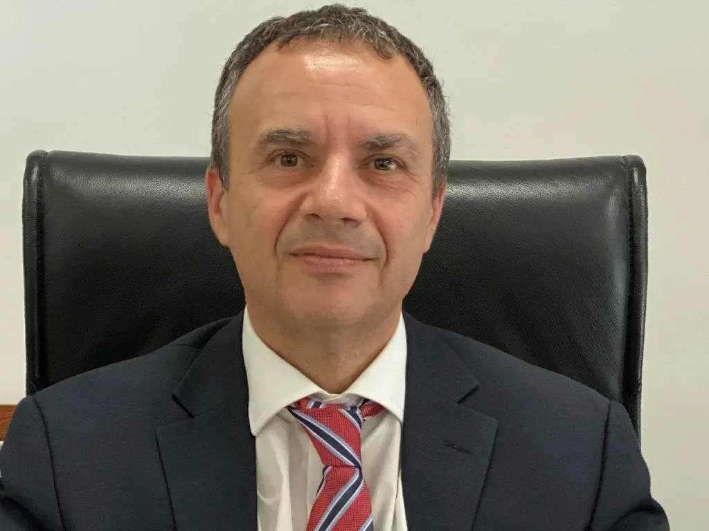 Περιπέτειες με Κομισιόν για μείωση ΦΠΑ, κινδυνεύει η πρώτη δόση του ΣΑΑ