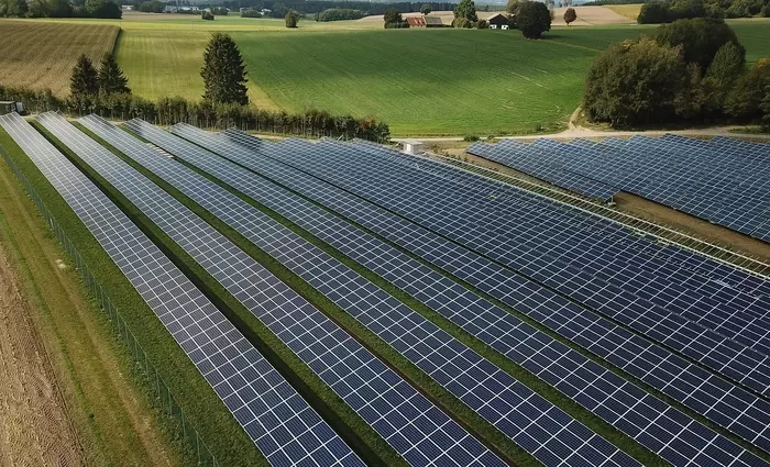 ΗΠΑ: Η κυβέρνηση βάζει τέλος στις επιδοτήσεις $7 δισ. για εγκατάσταση φωτοβολταϊκών