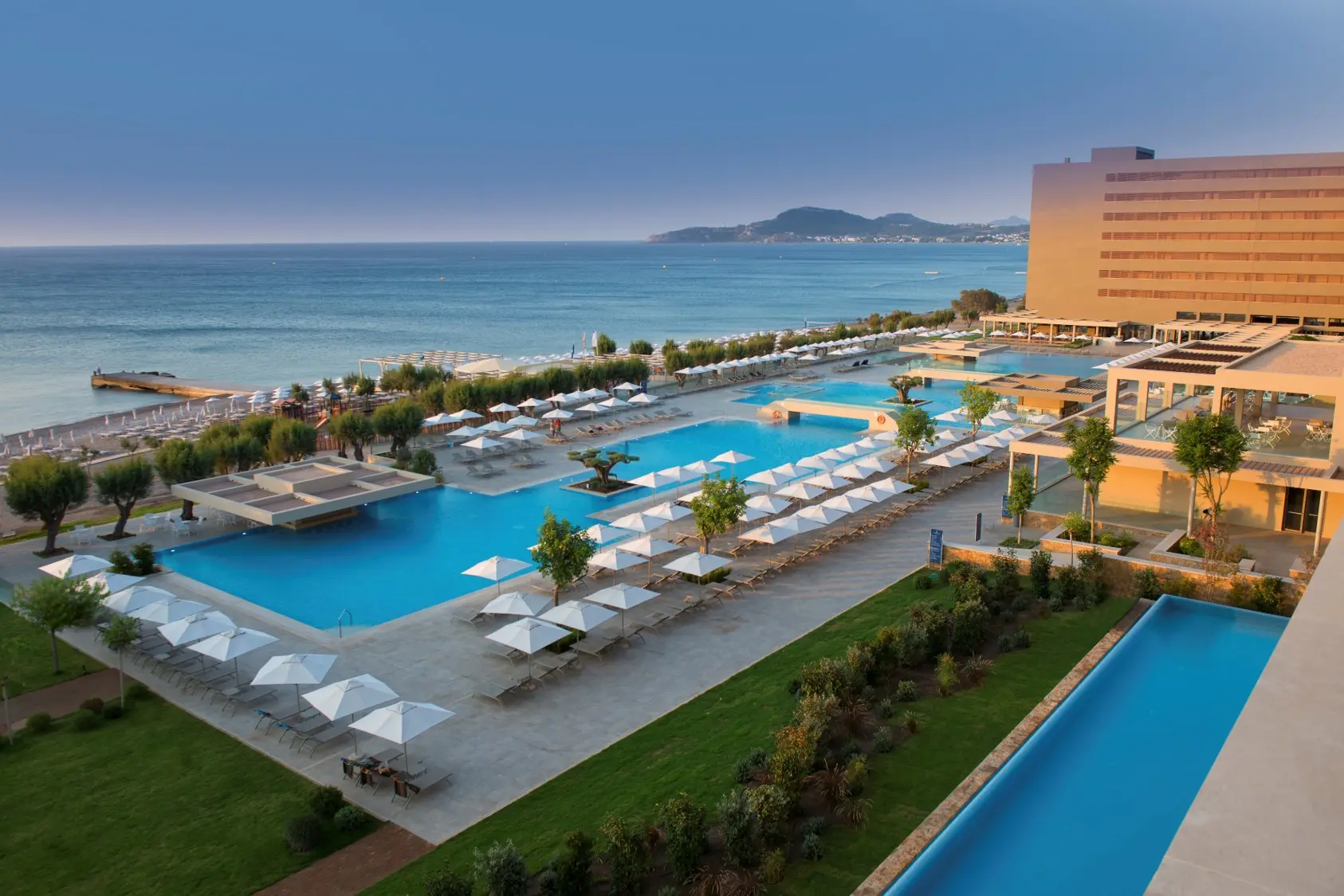 Amada Colossos Resort: Η ολοκληρωμένη πρόταση της Louis Hotels