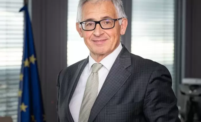 Τσιπολόνε (ΕΚΤ): Το ψηφιακό ευρώ θα προστατεύσει τις ευρωπαϊκές τράπεζες και τα συστήματα καρτών