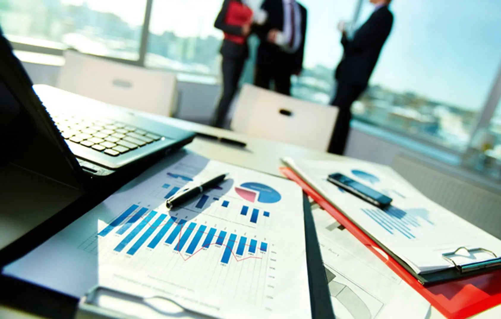 Επιβραδύνεται η επιχειρηματική δραστηριότητα στην ευρωζώνη 