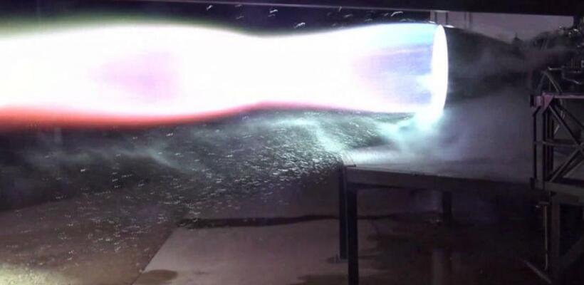 Πέρα από το φεγγάρι θέλει να στείλει την ανθρωπότητα ο Έλον Μασκ (vid)