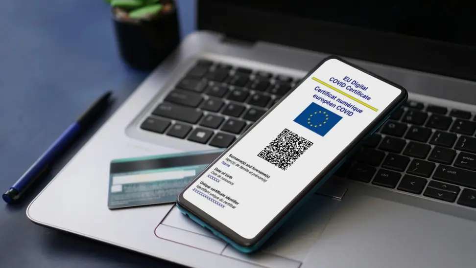 Μειώνεται από σήμερα η χρονική ισχύς του πιστοποιητικού νόσησης 