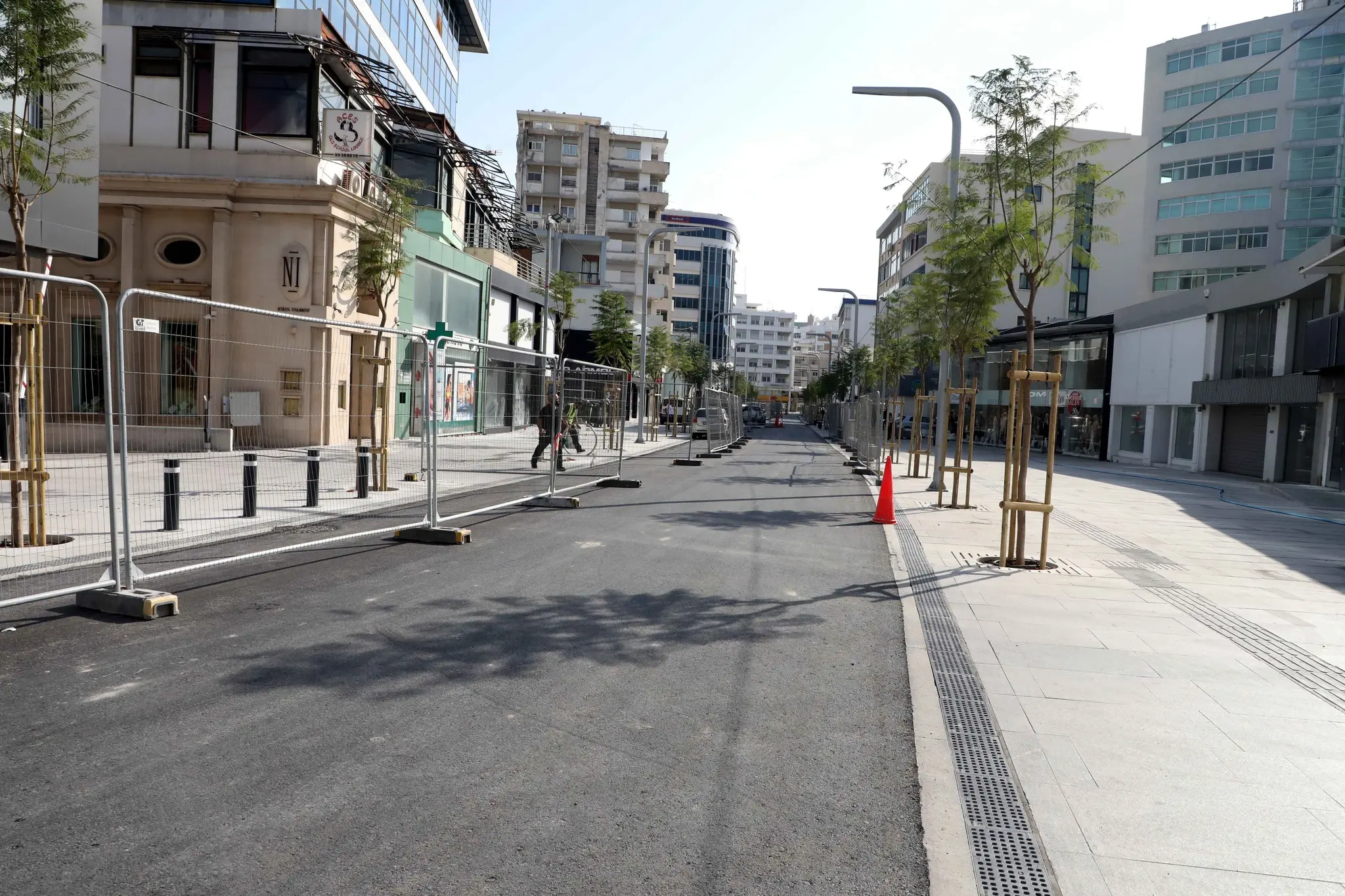 Ανοίγει με αστερίσκους η Λεωφ. Μακαρίου Γ'  (ΦΩΤΟΣ)