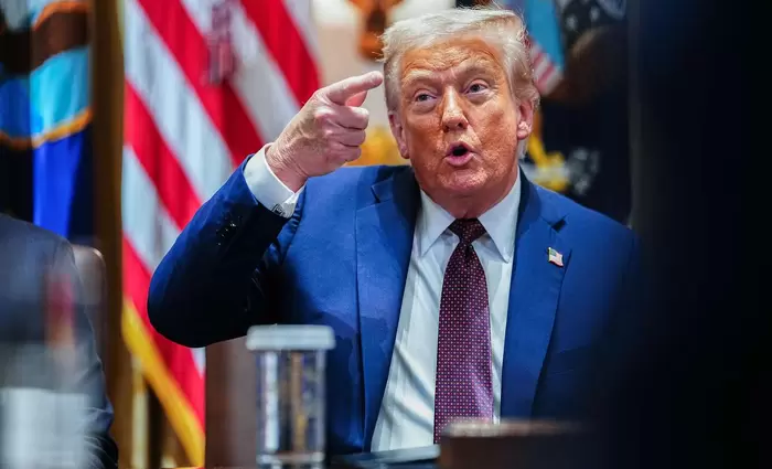 Ο Τραμπ αγόρασε ομόλογα άνω των $100 εκατ. από τότε που ανέλαβε πρόεδρος