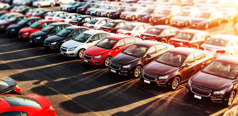 Στο «σφυρί» μεταχειρισμένα αυτοκίνητα από €700