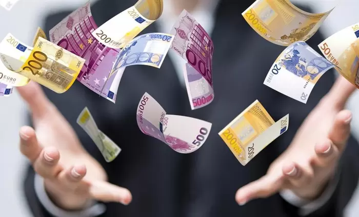 1.156 λογαριασμοί συνδέονται με πολιτικά εκτεθειμένα πρόσωπα