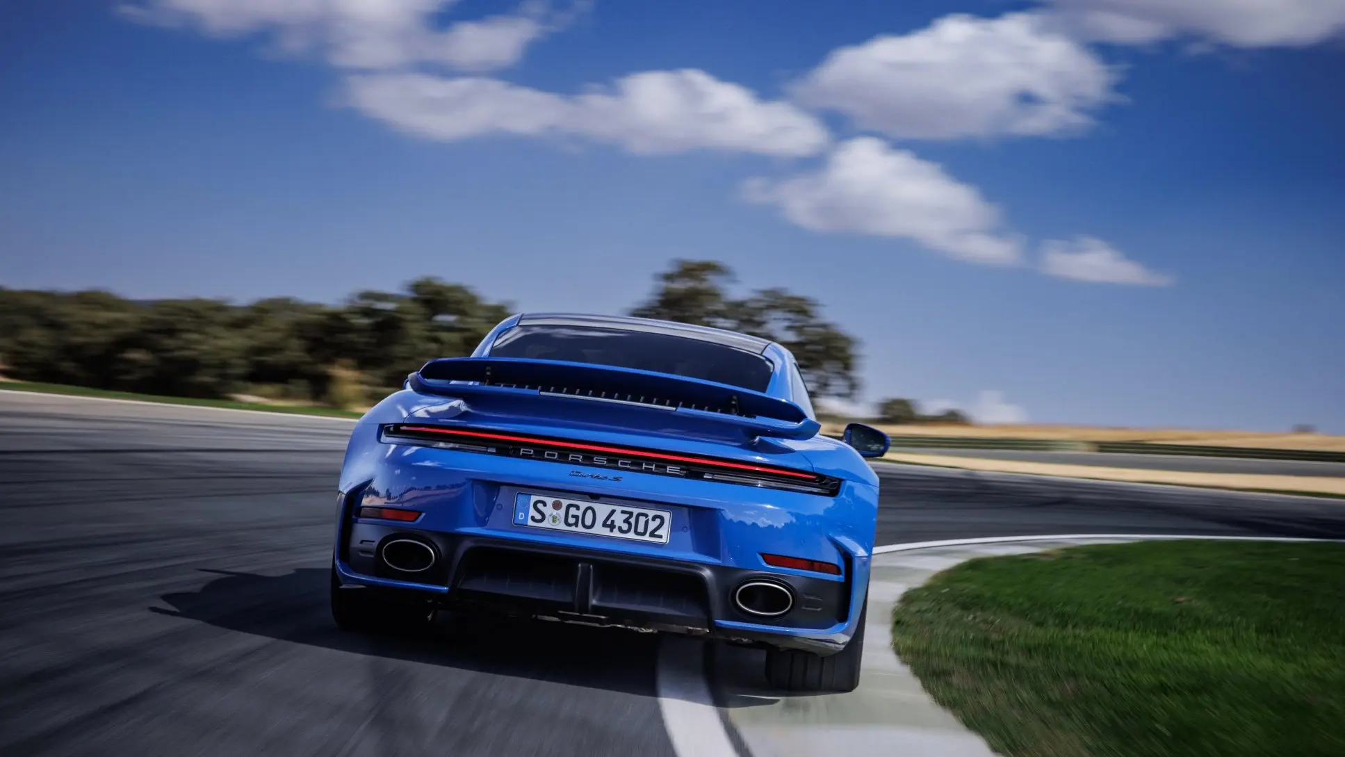 «Βουτιά» 16 ετών στις πωλήσεις της Porsche