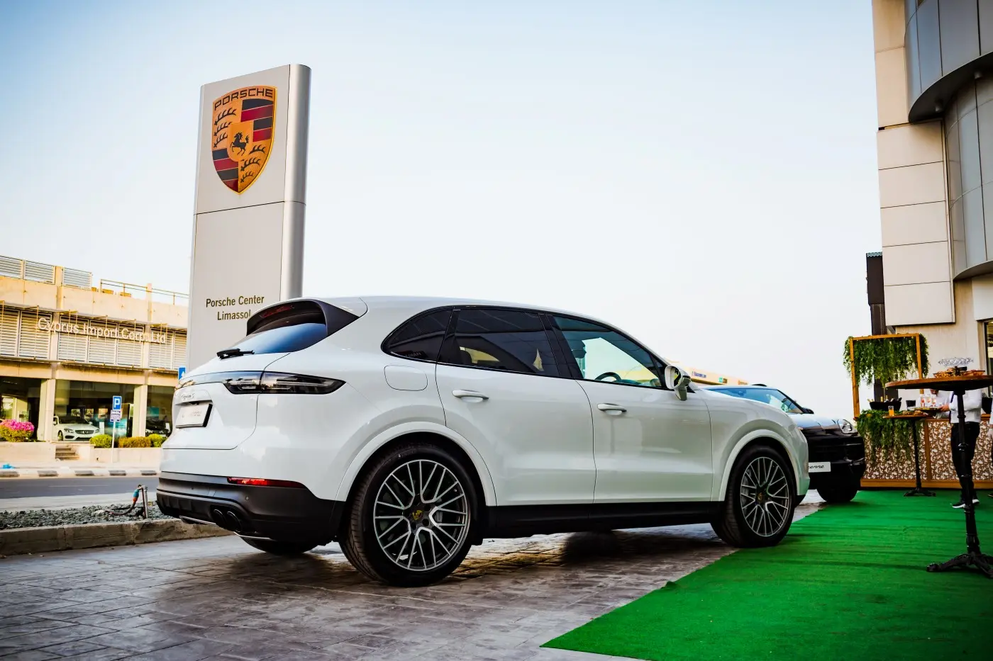 Επίσημη παρουσίαση της τρίτης γενιάς της Porsche Cayenne