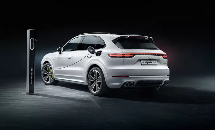 Στην Κύπρο η Porsche Cayenne Ε-Ηybrid