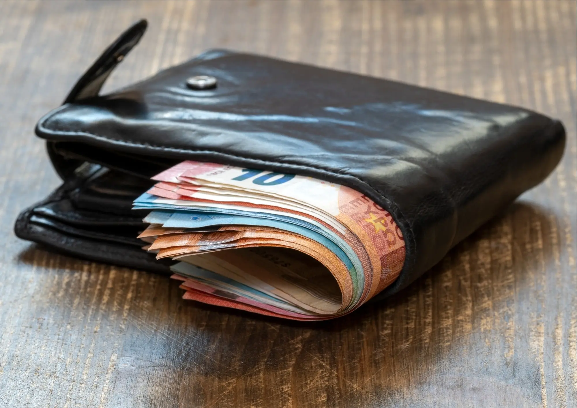 Με πόσα μετρητά στο πορτοφόλι ξεκινούν την μέρα τους οι Κύπριοι