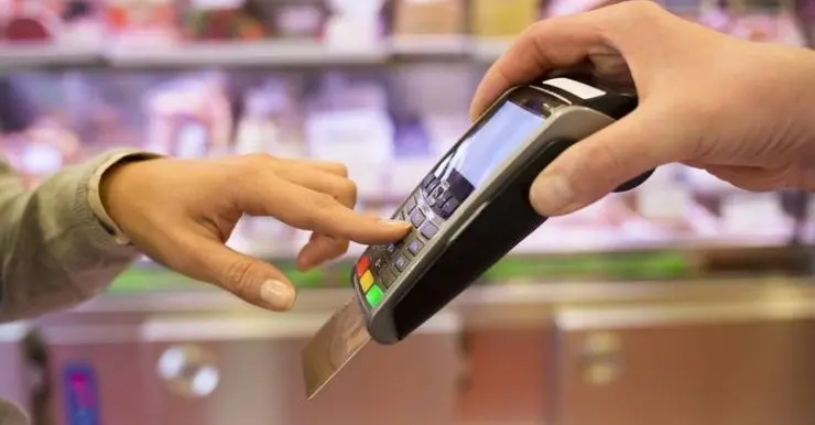Πρόστιμο 2.000 ευρώ σε επιχειρήσεις που δεν δέχονται πληρωμές με κάρτες