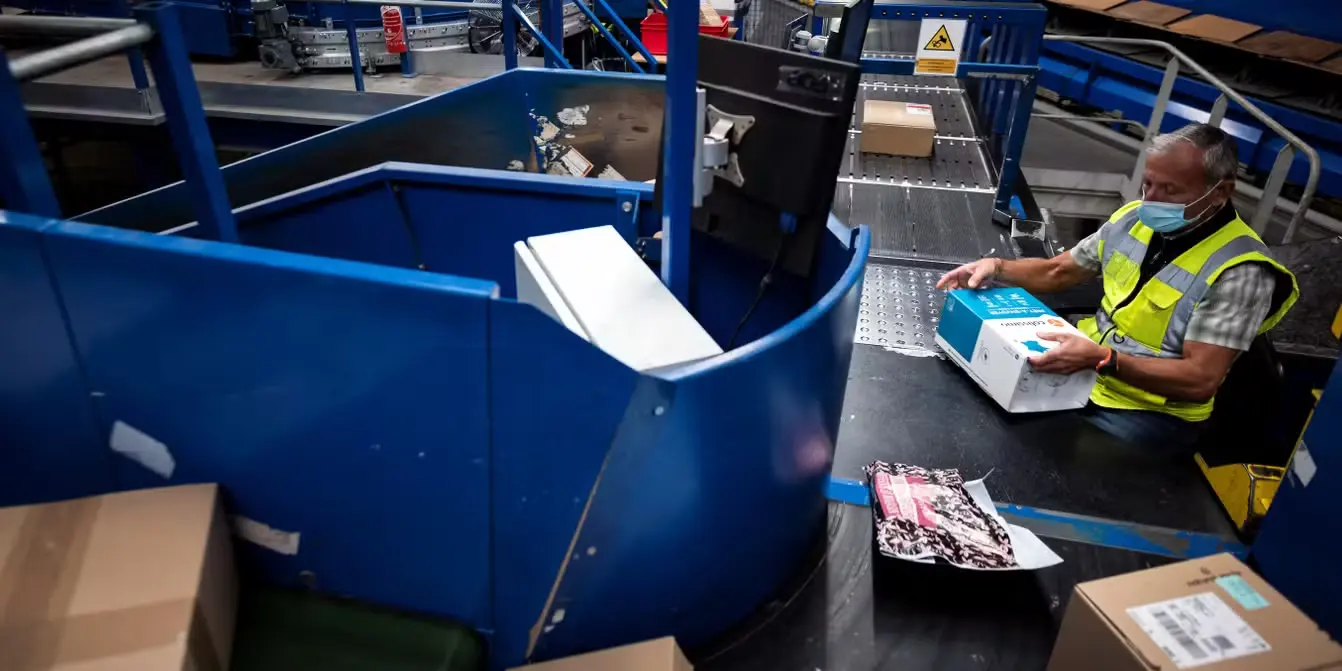 Οι δασμοί περιορίζουν τις αποστολές δεμάτων από την Ευρώπη στις ΗΠΑ