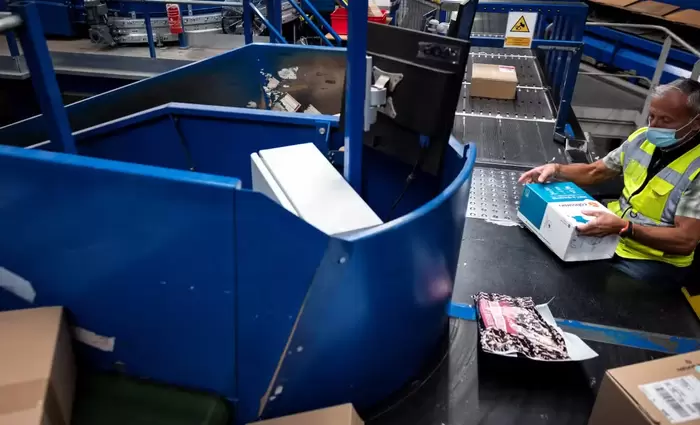 Οι δασμοί περιορίζουν τις αποστολές δεμάτων από την Ευρώπη στις ΗΠΑ