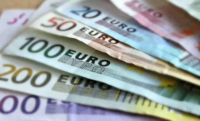 Πότε καταβάλλονται συντάξεις και επιδόματα