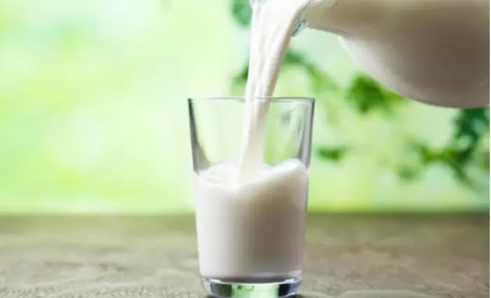 ΚΣΚ: Καλεί τους καταναλωτές σε μποϋκοτάζ εταιρειών γάλακτος