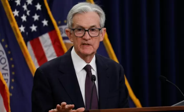 ΗΠΑ: Η κυβέρνηση απειλεί την Fed με διώξεις - Εντείνονται οι πιέσεις στον Πάουελ